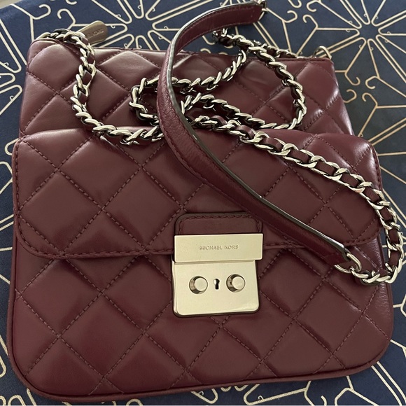 Plum Purple Michael Kors Crossbody Quilted Purse with Chain Strap Detail - Picture 10 of 15